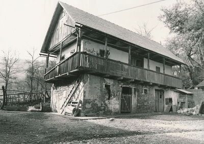 Jarnevići (Ribnik) - Tradicijska kuća, uže i dulje pročelje
