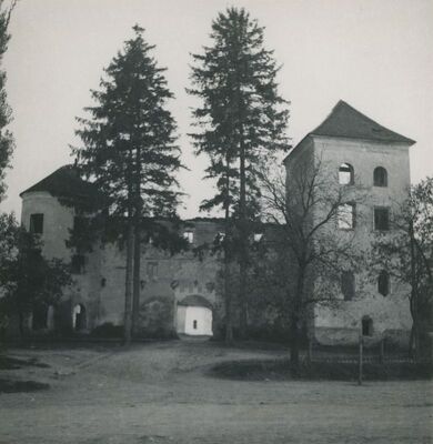 Ivanec - Stari grad, glavno pročelje