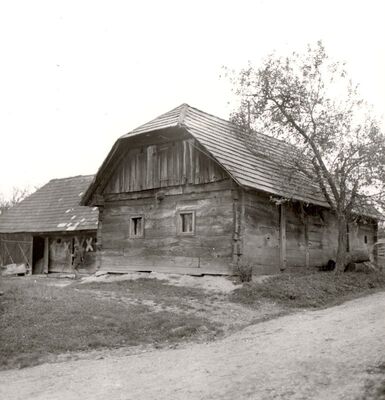 Lukinić Brdo - Tradicijska drvena prizemnica, pročelja