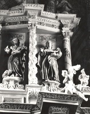 Križ - Župna crkva sv. Križa, detalj atike