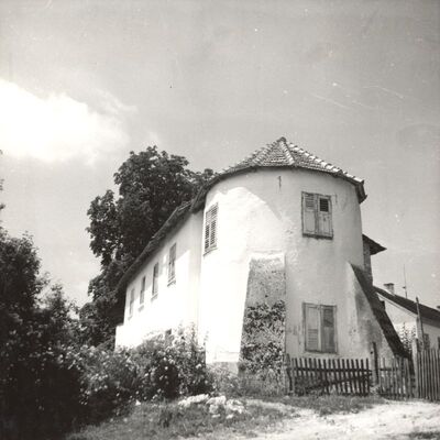 Kostel Pribićki - Dvor Kukuljević, cilindrična kula