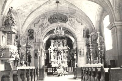 Križ - Župna crkva sv. Križa, svetište