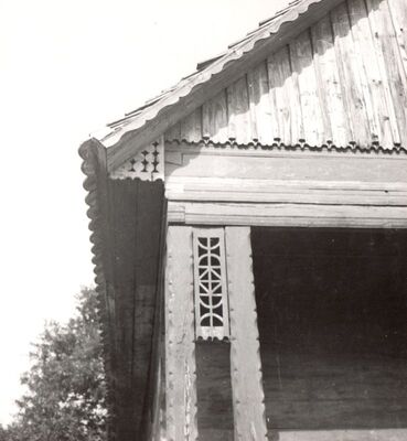 Lučelnica - Crkva sv. Duha, detalj zapadnog pročelja