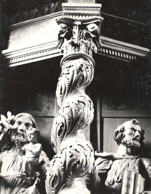 Križ - Župna crkva sv. Križa, detalj glavnog oltara