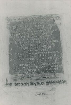 Bela (Novi Marof) - dvor I, kamena ploča