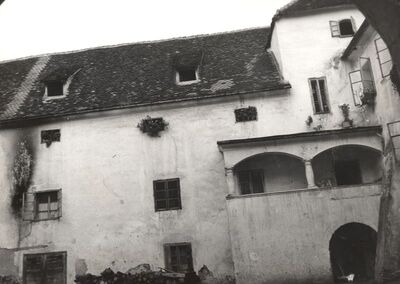 Jastrebarsko - Dvorac Erdődy, dvorišno pročelje