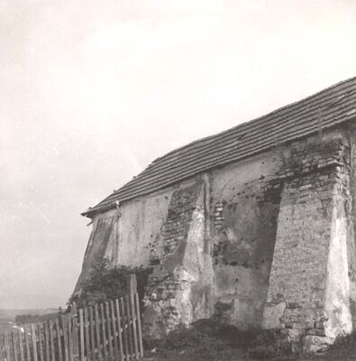 Komin - Crkva sv. Tri kralja, detalj cinkture