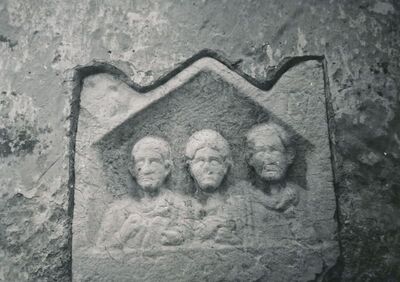 Sveti Petar Mrežnički (Duga Resa) - Župna crkva sv. Petra, stela na zvoniku crkve