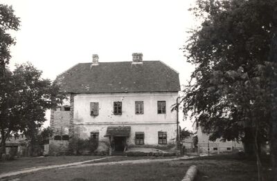 Kloštar Ivanić - Župni dvor, dvorišno pročelje