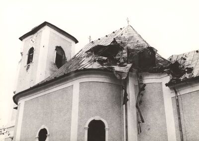 Pokupsko - Crkva Uznesenja Blažene Djevice Marije (sv. Ladislava), devastirano krovište i zvonik