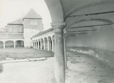 Ludbreg - Župna crkva sv. Trojstva,cinktura oko crkve