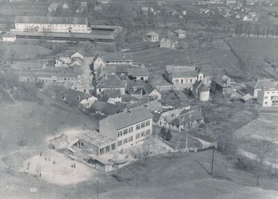 Karlovac (Dubovac) - pogled na školu