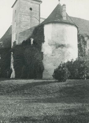 Bisag - dvorac, cilindrična kula