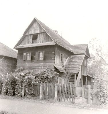 Kuče - Tradicijska drvena katnica