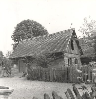 Drenje Šćitarjevsko - Tradicijska kuća, ulazno i zabatno pročelje