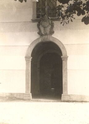 Pokupsko - Crkva Uznesenja Blažene Djevice Marije (sv. Ladislava), portal