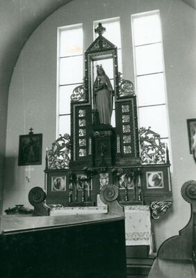 Krašić - Crkva Presvetog Trojstva, oltar sv. Barbare