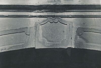 Karlovac - Draškovićeva ulica, kuća, tjemeni kamen portala