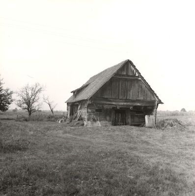 Bukevje - Gospodarska zgrada, staja