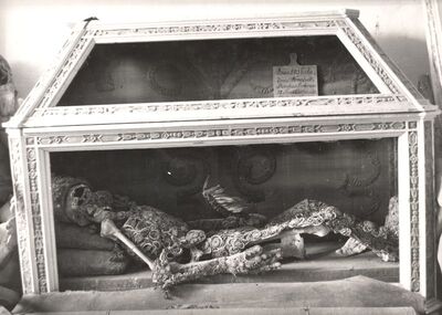 Kloštar Ivanić - Kompleks Franjevačkog samostana i crkve sv. Ivana Krstitelja, relikvijar sv. Viktorijana