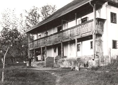 Rozga - Kurija starog župnog dvora, ulazno pročelje