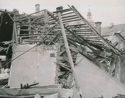 Karlovac - Razoreno krovište kuće prilikom granatiranja