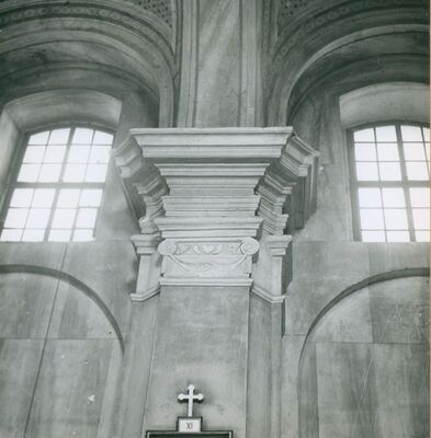 Gradec - Crkva Ranjenog Isusa, pilastar