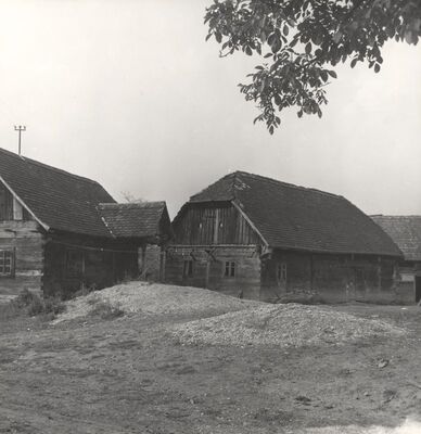 Donji Hruševec - Tradicijske kuće, ulazno i zabatno pročelje