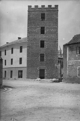 Novi Vinodolski - Stari frankopanski grad i kula