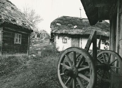 Žakanje - Podvorci, Tradicijska kuća, ulazno pročelje