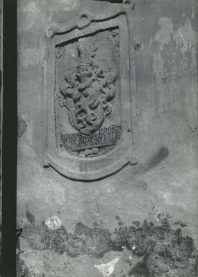 Maruševec - župni dvor, grb Vragovića