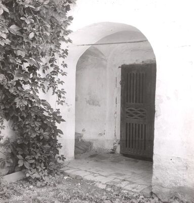 Slavetić - Dvorac Oršić, ulaz u podrum