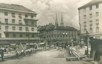 Zagreb (Draškovićeva - Trg burze) - Postavljanje tramvajske pruge pred burzom