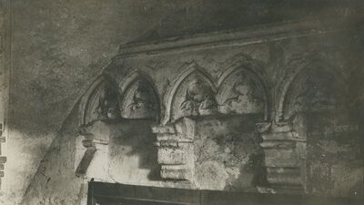 Varaždin - stari grad, gotičke klesarije klupa