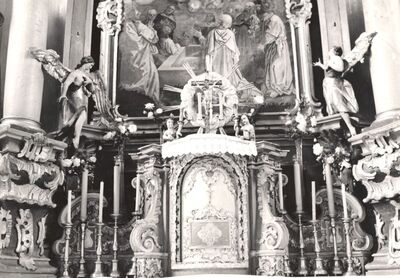 Kloštar Ivanić - Crkva Uznesenja Blažene Djevice Marije; detalj glavnog oltara