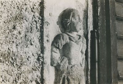 Križovljan Radovečki - dvor, detalj, reljef ženskog lika