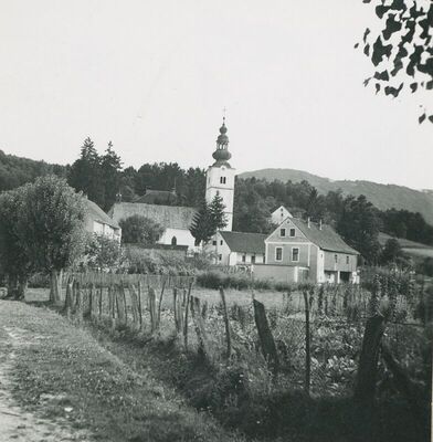 Tuhelj - Župna crkva Uznesenja Marijina, situacija u krajoliku
