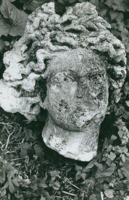 Gornji Laduč - Dvorac Vraniczany, glava plastike