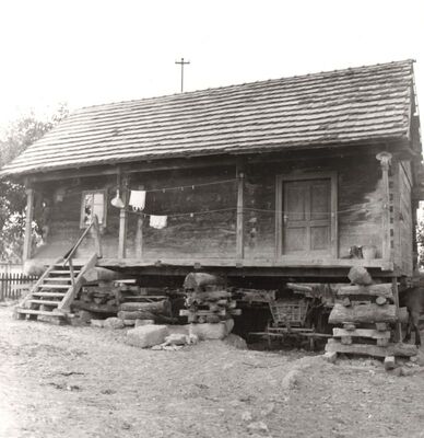 Lijevi Štefanki - Tradicijska drvena prizemnica, podzidavanje