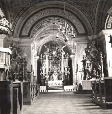 Kloštar Ivanić - Crkva Uznesenja Blažene Djevice Marije, pogled prema svetištu