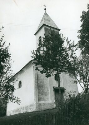 Izimje - Kapela sv. Roka, glavno pročelje