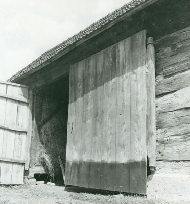 Jerebić - Gospodarska zgrada, vrata