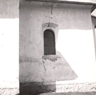 Pećno - Crkva Uspenija presvete Bogorodice, detalj južnog pročelja