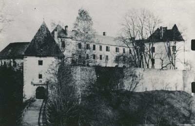 Ozalj - Stari grad, pogled s jugozapada