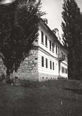 Donji Hruševec - Dvorac, glavno pročelje