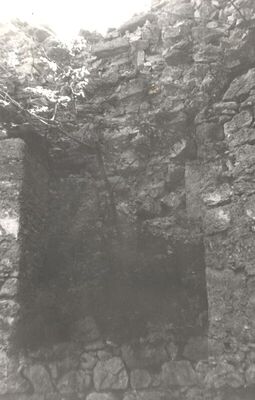 Kostel (Pregrada) - Ostaci srednjovjekovne utvrde Kostelgrad, detalj cilindrične kule