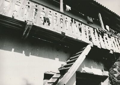 Sršići (Ozalj) - Tradicijska kuća, detalj pročelja