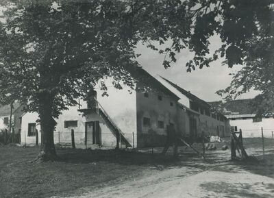 Velika Ves (Krapina) - Dvorac Popovec (Kulmer), gospodarske zgrade