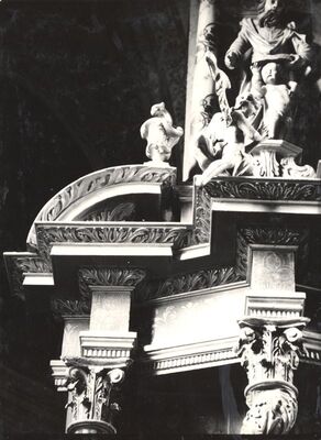 Križ - Župna crkva sv. Križa, detalj glavnog oltara