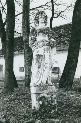 Gornji Laduč - Dvorac Vraniczany, kamena plastika